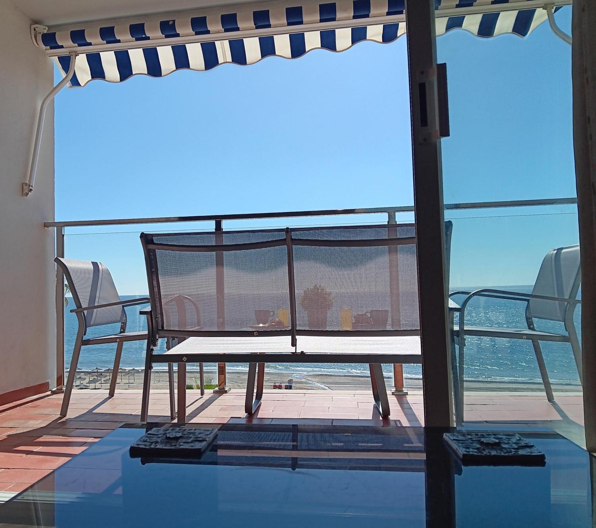 Alojamiento Iberia Playa Estepona Exterior photo