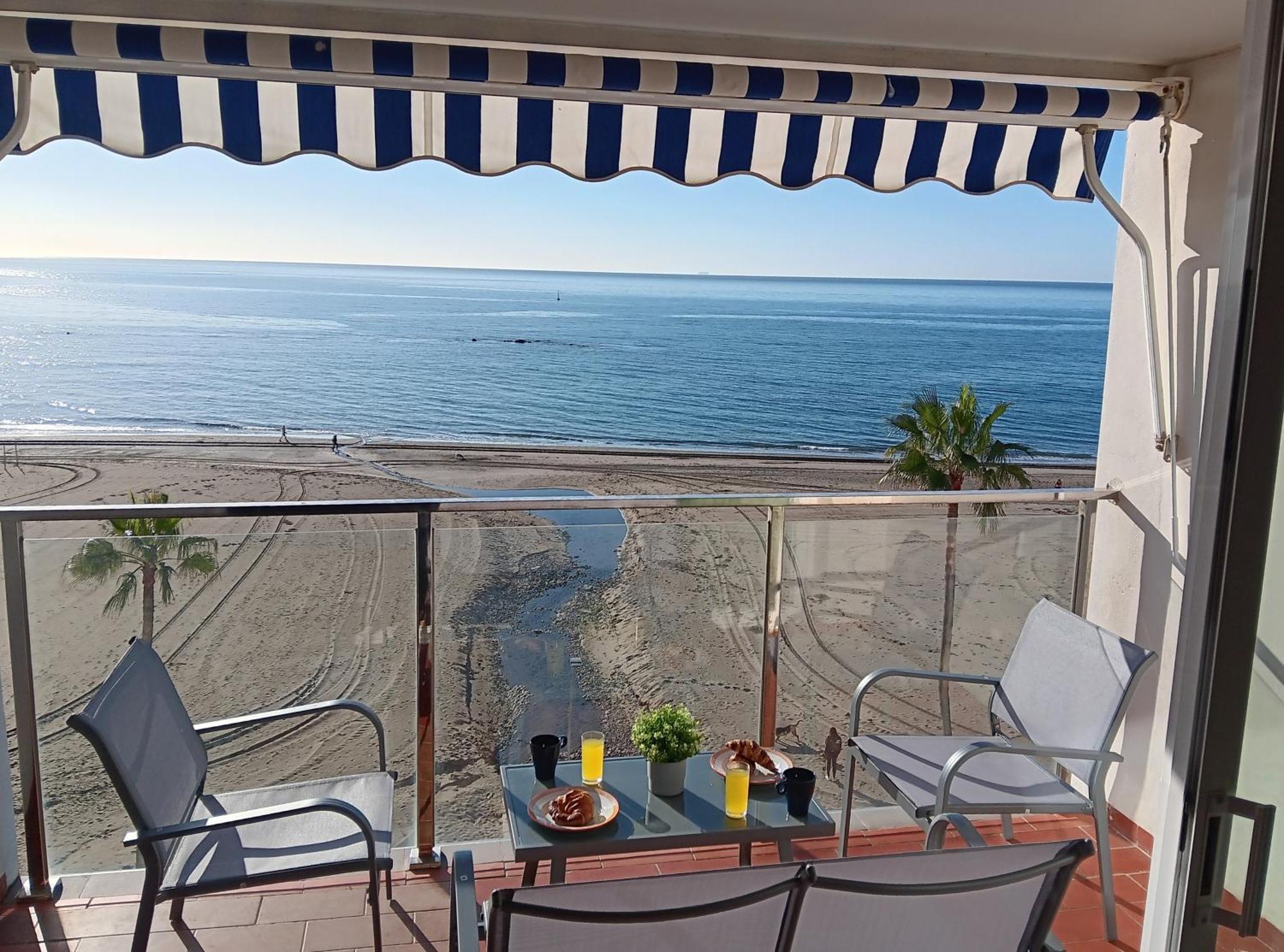 Alojamiento Iberia Playa Estepona Exterior photo